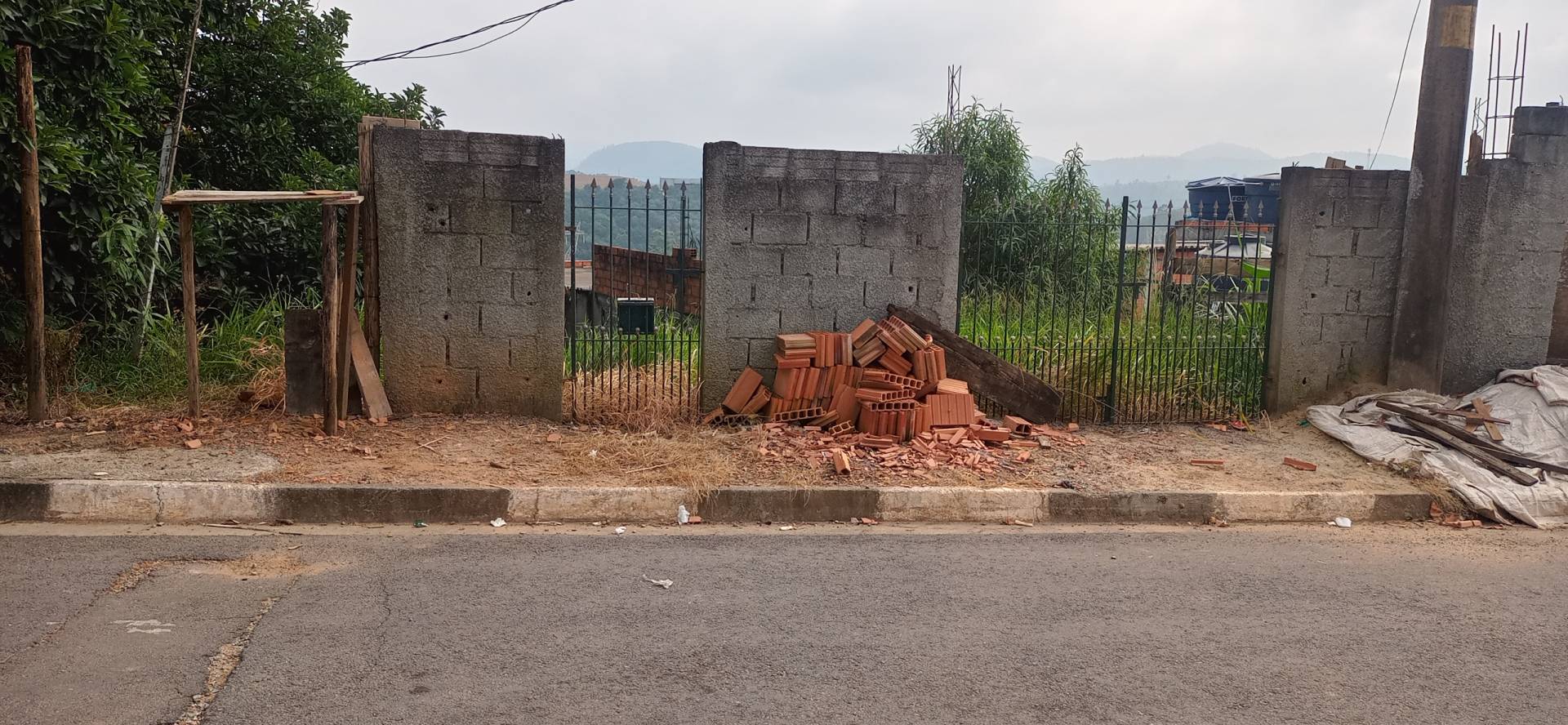 #135 - Terreno para Venda em Santana de Parnaíba - SP